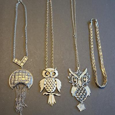 Lot 410: Lot of Vintage Fashion Necklaces: Owls and More