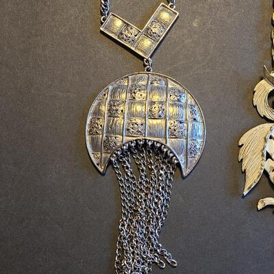 Lot 410: Lot of Vintage Fashion Necklaces: Owls and More