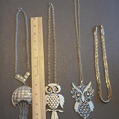 Lot 410: Lot of Vintage Fashion Necklaces: Owls and More