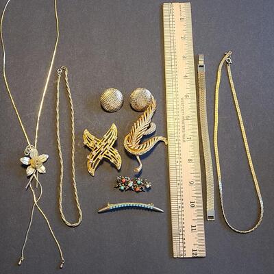 Lot 4089: Vintage Brooches, Earrings, Necklaces and More (Some Signed)
