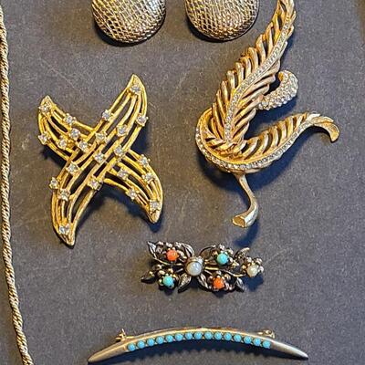 Lot 4089: Vintage Brooches, Earrings, Necklaces and More (Some Signed)