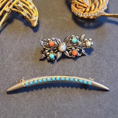 Lot 4089: Vintage Brooches, Earrings, Necklaces and More (Some Signed)