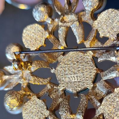 Lot 435: Vintage Jewelry Lot