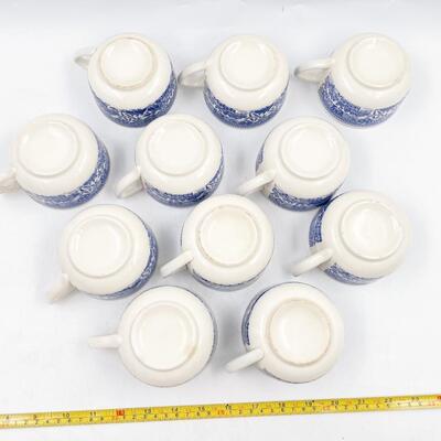 ROYAL CHINA BLUE WILLOW WARE TEACUPS (11) & SAUCERS (9)