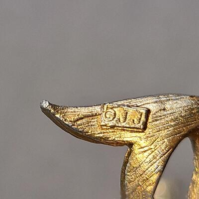 Lot 434: Vintage Brooch Lot: Dragonfly, Parrot, Lizards and More (Weiss/JJ)