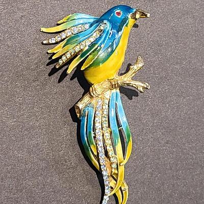 Lot 434: Vintage Brooch Lot: Dragonfly, Parrot, Lizards and More (Weiss/JJ)