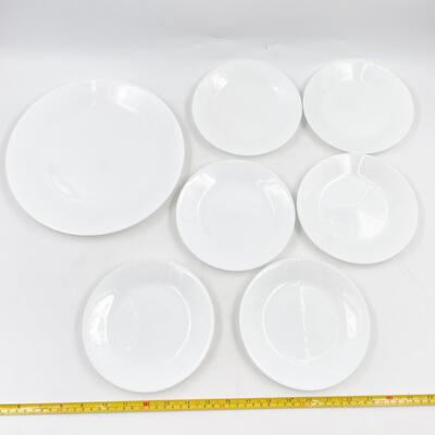 CORELLE BY CORNING WHITE PLATES (7)