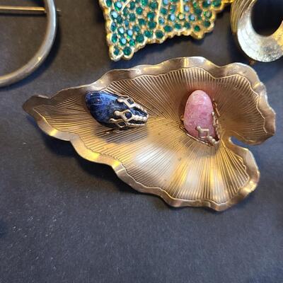 Lot 431: Vintage Jewelry Lot (Brooches and Bracelets)