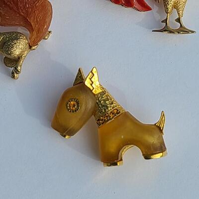 Lot 425: Unique HTF Vintage Lot of Brooches: Rooster, Squirrel, Dog