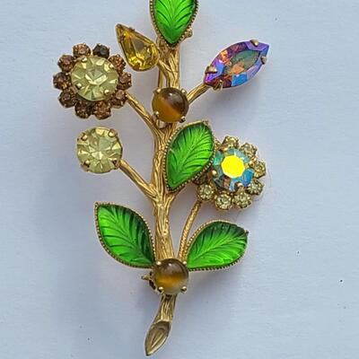 Lot 426: Vintage Weiss Multistone Floral Stem Brooch