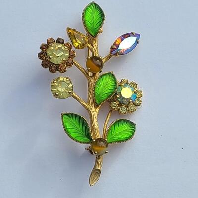 Lot 426: Vintage Weiss Multistone Floral Stem Brooch
