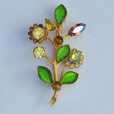 Lot 426: Vintage Weiss Multistone Floral Stem Brooch