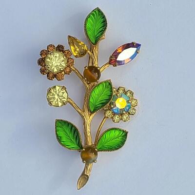 Lot 426: Vintage Weiss Multistone Floral Stem Brooch