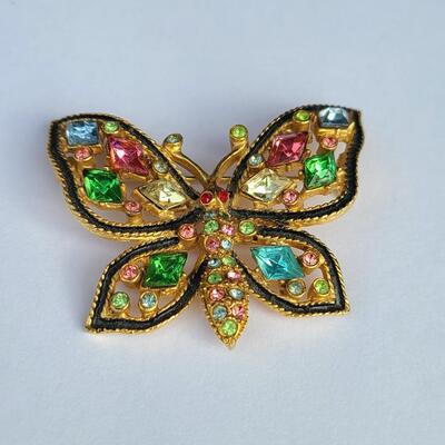 Lot 424: HTF Vintage Weiss Multicolor Stone Butterly Brooch