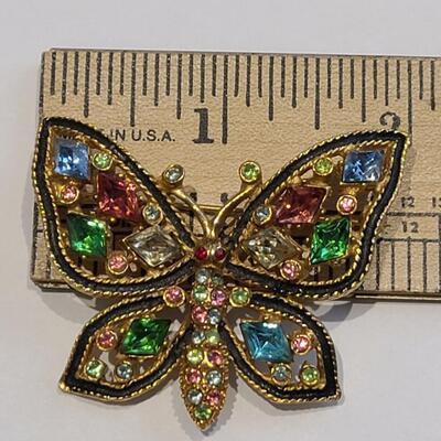 Lot 424: HTF Vintage Weiss Multicolor Stone Butterly Brooch