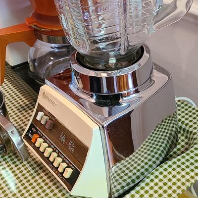 Lot 505: Vintage MCM Kitchen Lot: Metal Serving Trays, Coffee Maker, Chrome Blender and More