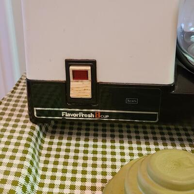 Lot 505: Vintage MCM Kitchen Lot: Metal Serving Trays, Coffee Maker, Chrome Blender and More