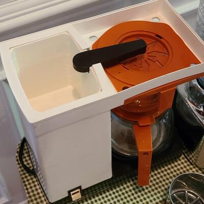 Lot 505: Vintage MCM Kitchen Lot: Metal Serving Trays, Coffee Maker, Chrome Blender and More