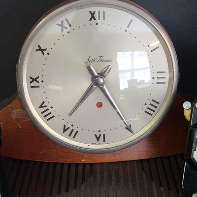 Lot 428: MCM Vintage GE Working Radio, Canon Camera and More