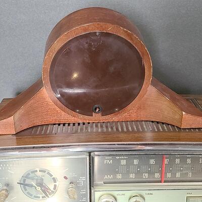 Lot 428: MCM Vintage GE Working Radio, Canon Camera and More