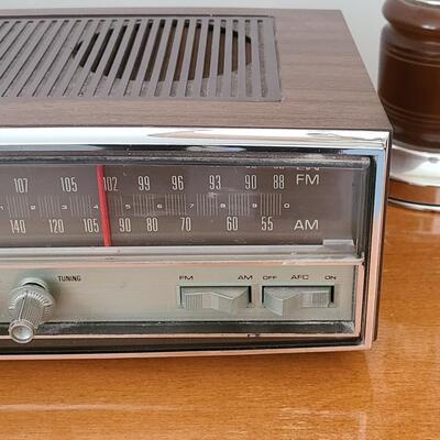 Lot 428: MCM Vintage GE Working Radio, Canon Camera and More
