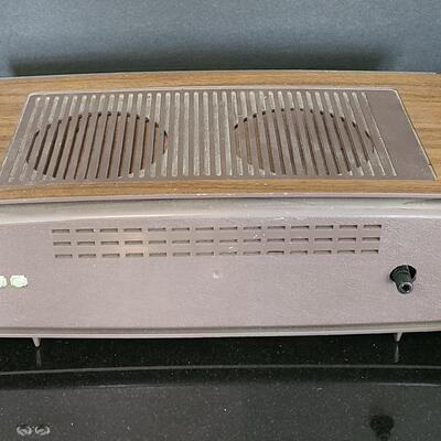 Lot 428: MCM Vintage GE Working Radio, Canon Camera and More