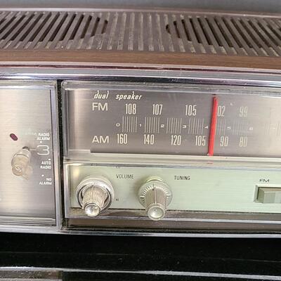 Lot 428: MCM Vintage GE Working Radio, Canon Camera and More