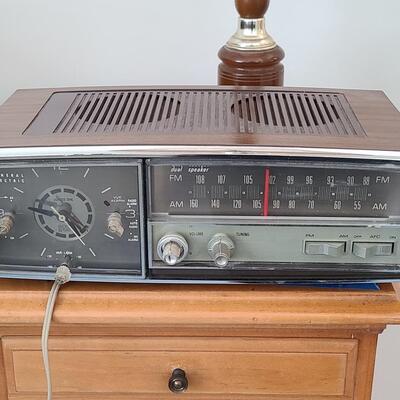 Lot 428: MCM Vintage GE Working Radio, Canon Camera and More
