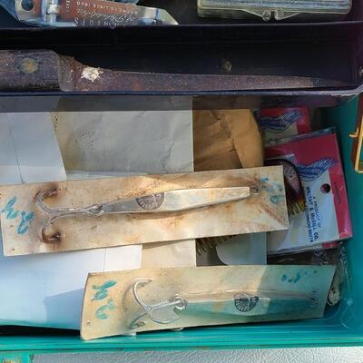 Lot 421: Vintage Fishing Supplies: Igloo Fishing Cooler, New Salt Water Reel and More