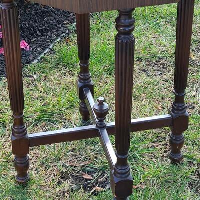 Lot G1: Antique Petite Octagon Table/Plant Stand (Unique Top)