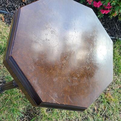 Lot G1: Antique Petite Octagon Table/Plant Stand (Unique Top)