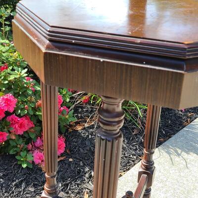 Lot G1: Antique Petite Octagon Table/Plant Stand (Unique Top)