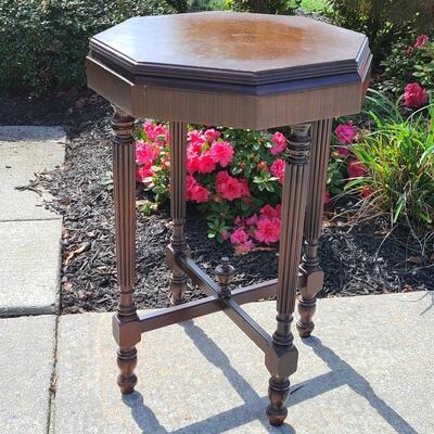 Lot G1: Antique Petite Octagon Table/Plant Stand (Unique Top)