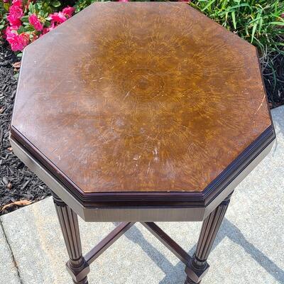 Lot G1: Antique Petite Octagon Table/Plant Stand (Unique Top)