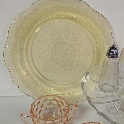 Lot 369: Vintage Glassware: Depression Glass, Cake Stand, Salt & Peppers