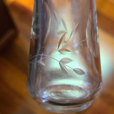 Lot 369: Vintage Glassware: Depression Glass, Cake Stand, Salt & Peppers