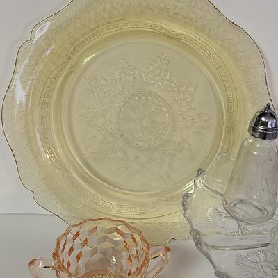 Lot 369: Vintage Glassware: Depression Glass, Cake Stand, Salt & Peppers