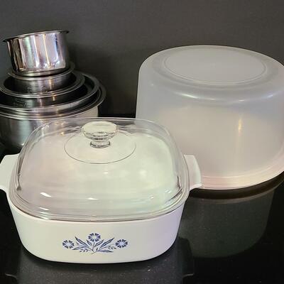 Lot 367: Large Vintage Corning Ware 4 Quart Casserole and More