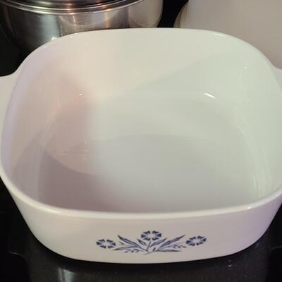 Lot 367: Large Vintage Corning Ware 4 Quart Casserole and More