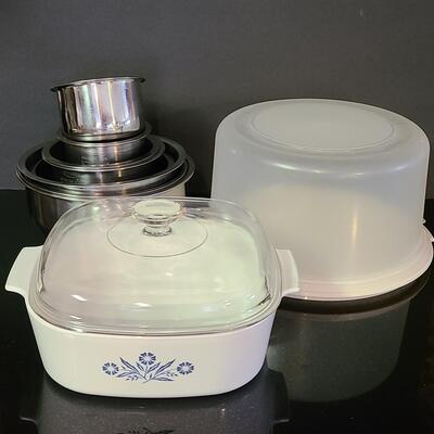 Lot 367: Large Vintage Corning Ware 4 Quart Casserole and More