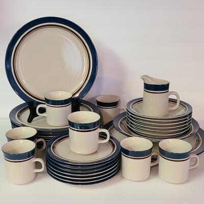Lot 366: MCM Vintage Carousel Stone Ware Dish Set (802 Blue Made In Japan)