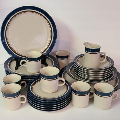 Lot 366: MCM Vintage Carousel Stone Ware Dish Set (802 Blue Made In Japan)