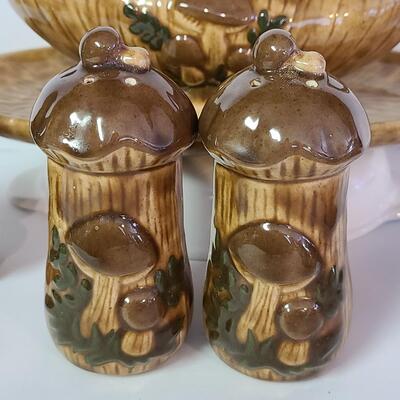 Lot 321: MCM Mushroom Kitchen Ware (Napkin Holder, S&P, Sugar/Creamer etc)