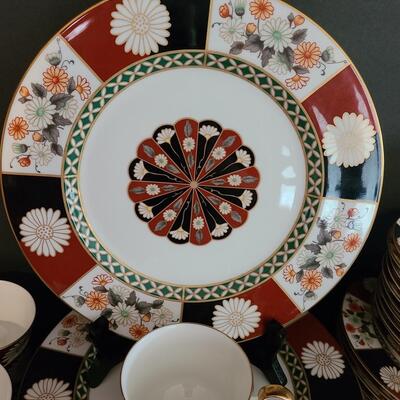 Lot 320: Mikasa Bone China 