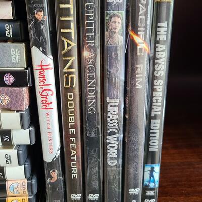 Lot 339: Large DVD Lot: Aliens 1-3, Predator, Teminator 1-3, Star Trek and More!