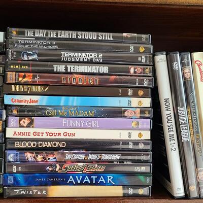 Lot 339: Large DVD Lot: Aliens 1-3, Predator, Teminator 1-3, Star Trek and More!