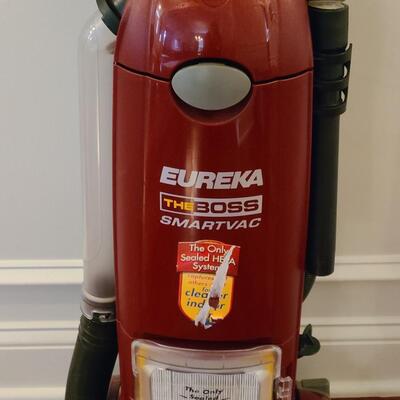 Lot 318: Eureka "The Boss" Smartvac Vacuum With Bags