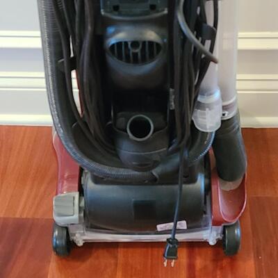 Lot 318: Eureka "The Boss" Smartvac Vacuum With Bags