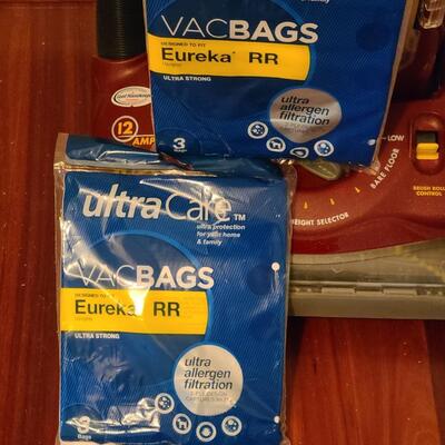 Lot 318: Eureka "The Boss" Smartvac Vacuum With Bags