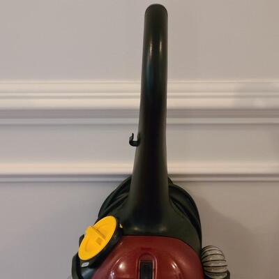 Lot 318: Eureka "The Boss" Smartvac Vacuum With Bags